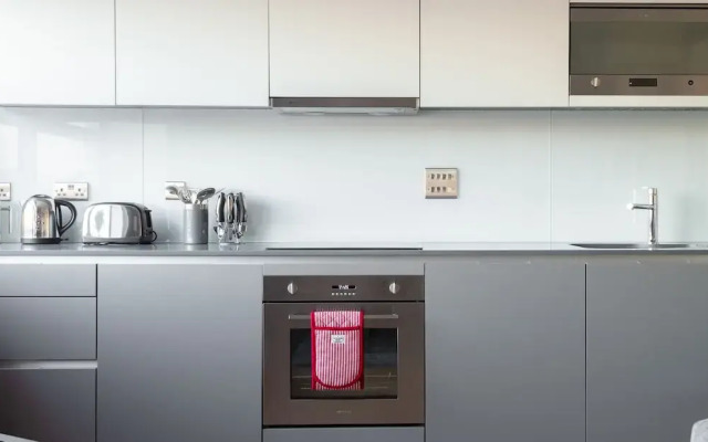 Platinum Apartment in Central Camden 9984