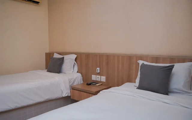 Warm and Minimalist Studio (No Kitchen) at Great Western Apartment – Guest Rooms – Tangerang