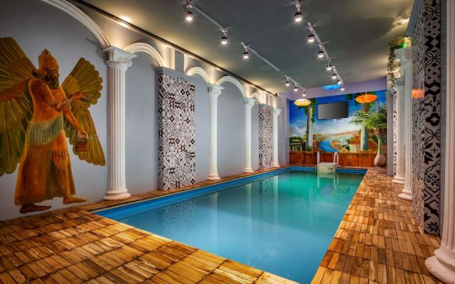 Babylon Garden Inn