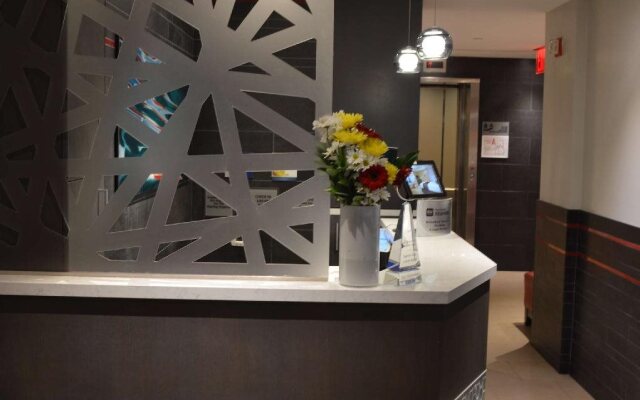 Best Western Plus Hospitality House