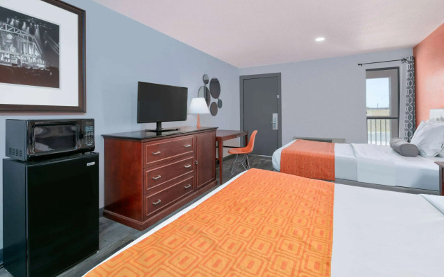 Howard Johnson by Wyndham San Marcos