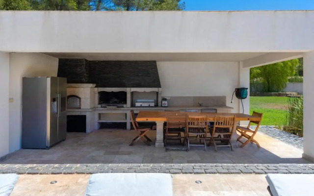 Villa With Heated Swimming Pool spa gym and Cinema