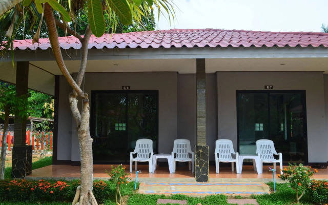 Lanta Nice Beach Resort