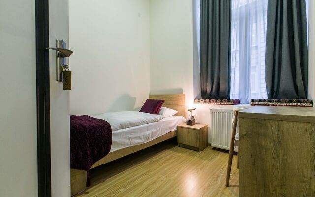 Boombully Rooms  Hostel