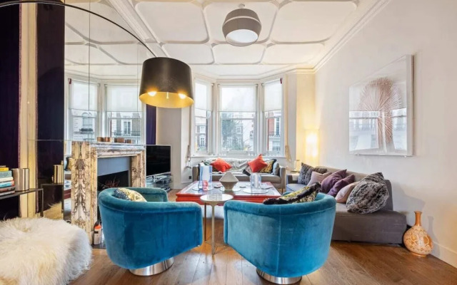 Spacious Designer 2 Bedroom Maisonette With Garden in Chelsea, London