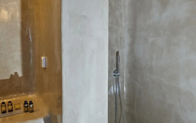 Oia Suites