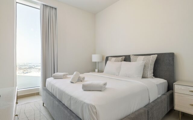 Spacious Apt With Incredible Canal and Park Views