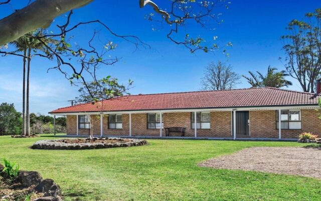 Your Luxury Escape - Paul's Farmhouse