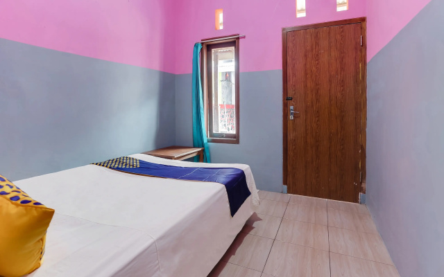 Ijen Traveller Homestay by ZUZU