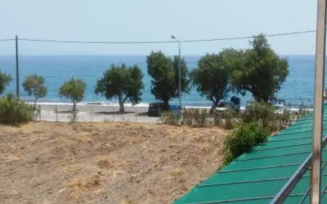 Ta Kalamakia Apartments