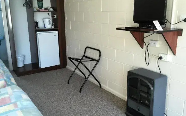 Alpine Country Motel