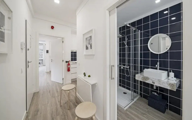 Drapes Design Apartments II by An Island Apart