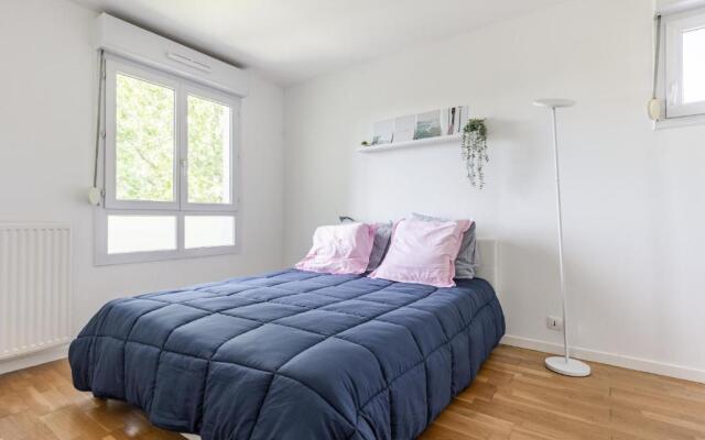 Design 3 bedrooms appartment, near Champs Elysees