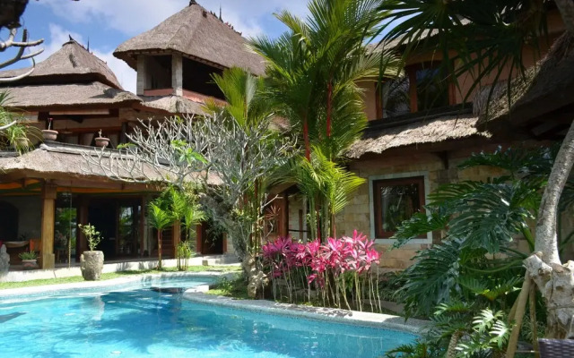 Saudara Home