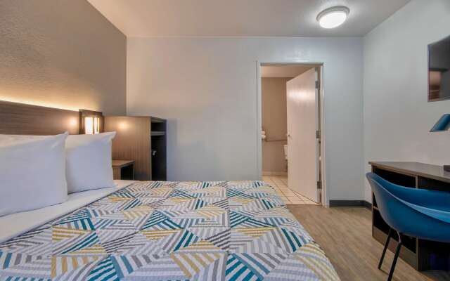 Studio 6 Albuquerque, NM – Midtown