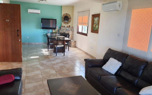 JOANNA SUNSET APTS Pomos