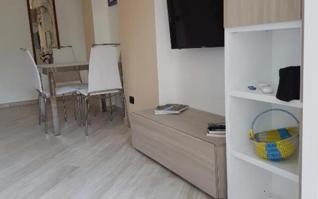 Karina House-check in H 24