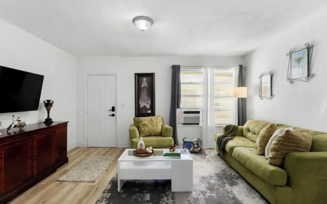 Pet-friendly Brickell Stay Near Beach & City