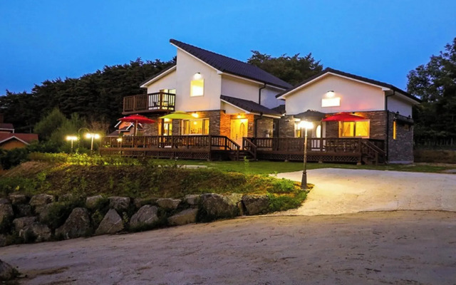 Yangyang Pinot Tree Pension