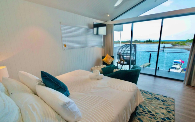 Dacha on Maggie No#1 OPULENT AND LUXURIOUS