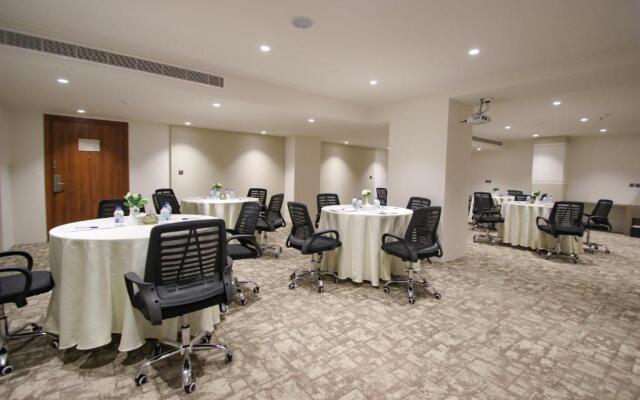 Diwan Residence Hotel - Alnaeem