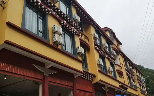 Shangri-La Tiger Leaping Gorge Town Xinjian Express Hotel – Exterior – Shangri-La