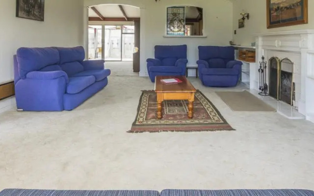 Te Anau Holiday Houses - Lakeside House