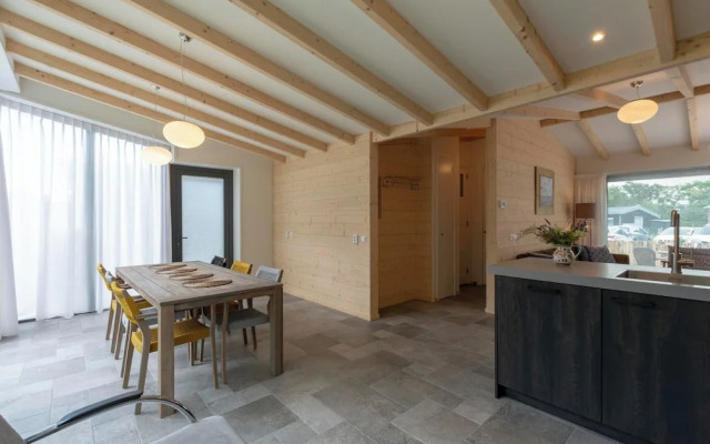 Attractive Home With Terrace