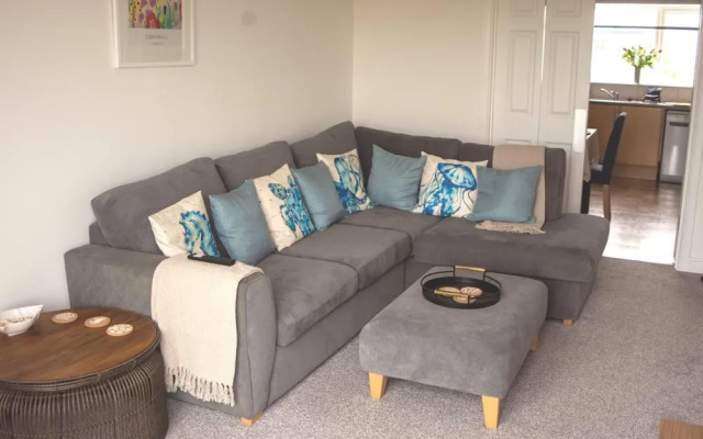 Spacious 3-bed House in Porth Beach, Newquay