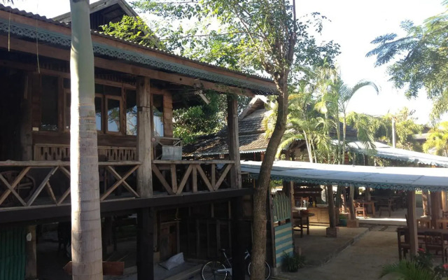 Baanmai Kon Muang