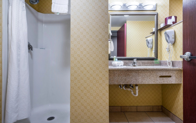Holiday Inn Express & Suites Roanoke Rapids SE by IHG
