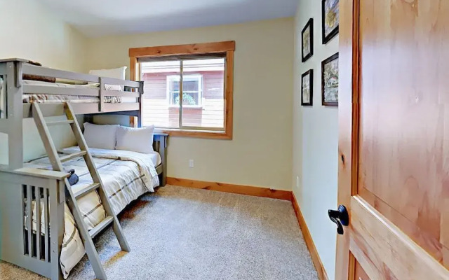 1573 Cree St Home