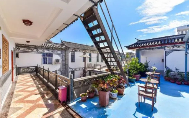 Yu Tong Inn (Dali Erhai Village Pier)