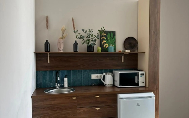 Тропики в Толе Би