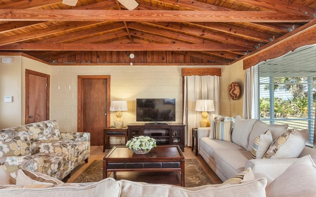 Seashell 3 Br Home by RedAwning