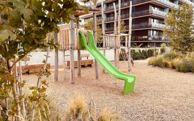 Sonnenaufgang über den Prater - Pool am Dach