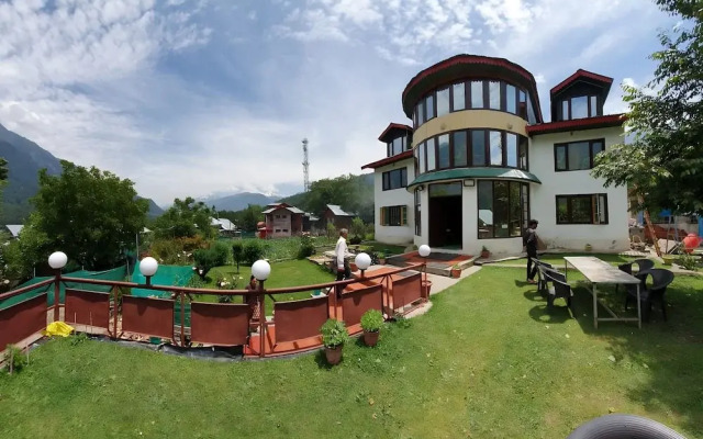 Shabnam Resort