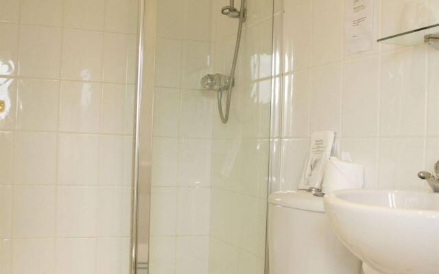 2-bed Apartment in High Wycombe Private Garden