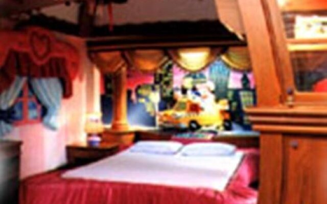 Red Rose Hotel