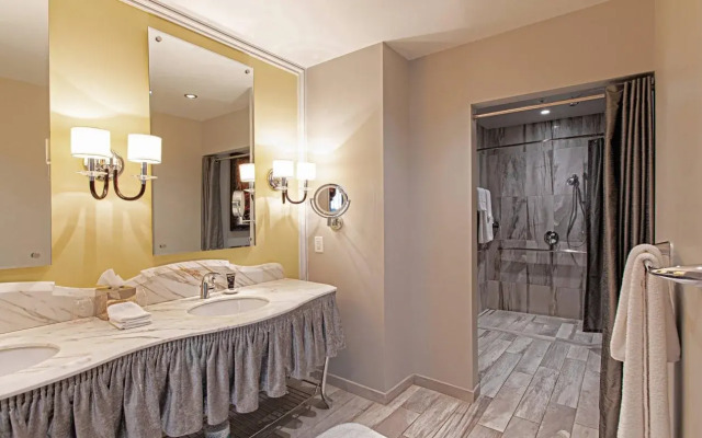 Grand Bohemian Charleston, Autograph Collection