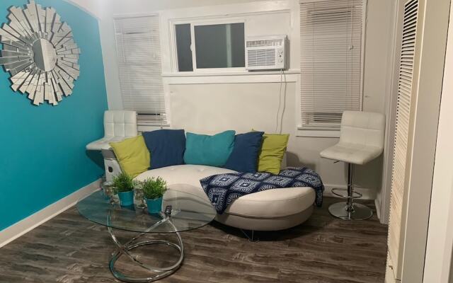 Hollywood Comfortable Stay