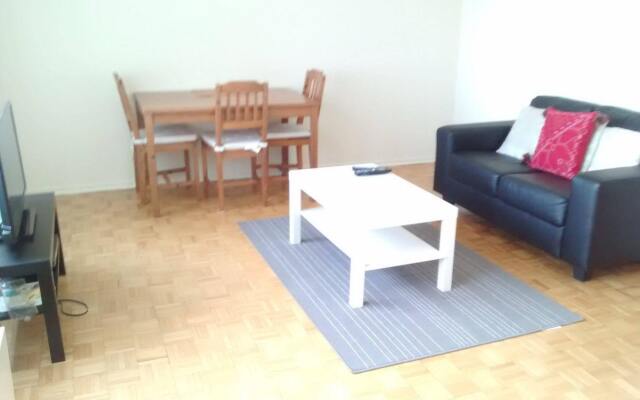 Toronto Furnished Living - Gerard St. E