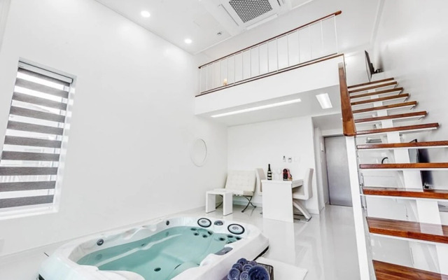 Geojedo Bay Hill Pool Villa