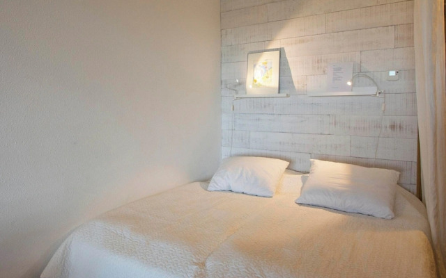 Apartment With Kitchen