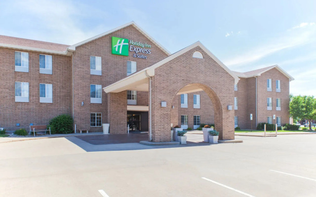 Holiday Inn Express & Suites Sioux Falls At Empire Mall by IHG
