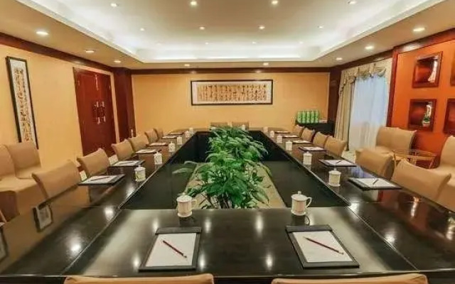 Zhonghui Hotel