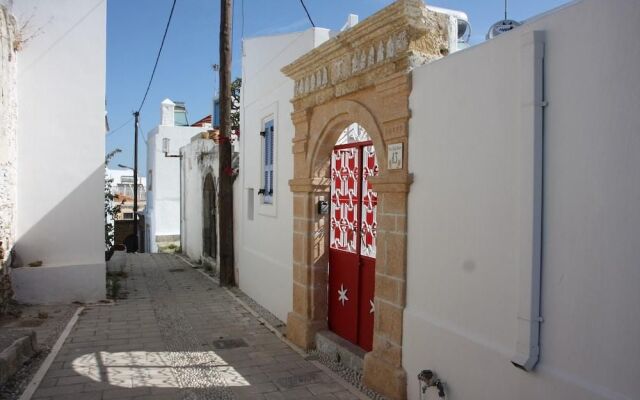 The Red Door in Koskinou