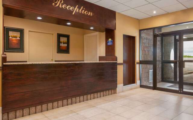 Days Inn & Conference Centre by Wyndham Renfrew