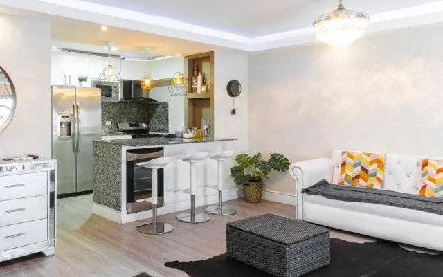 Exotic blue apartment, Próximo Downton Mall .DR