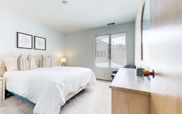 Snowcreek Iv #594 3 Bedroom Condo